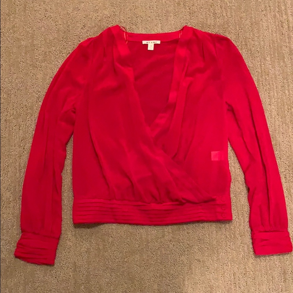 Miami Flowy deep cut blouse